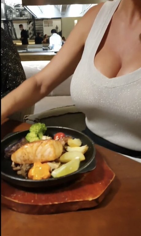 Foto di nudo di fuga di OnlyFans di Omnimundi