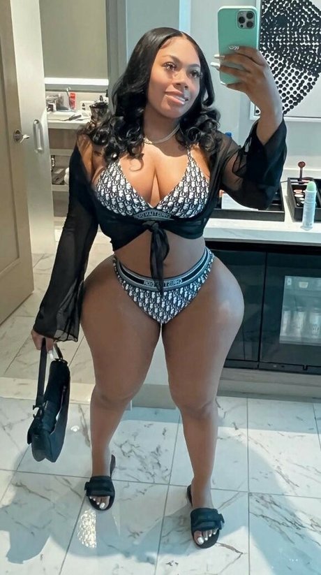 Iamthomasina