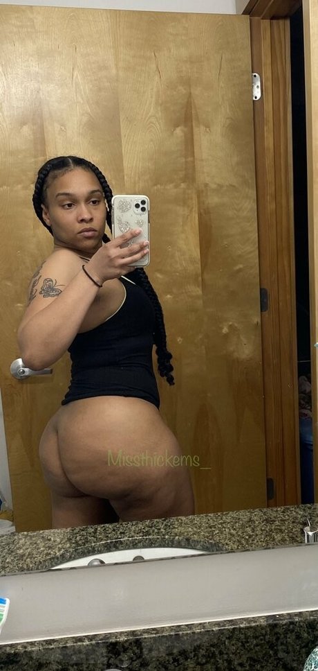 Foto di nudo di fuga di OnlyFans di Missthickemsxo