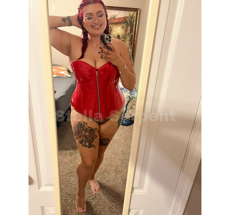 Foto di nudo di fuga di OnlyFans di Stellaserpent