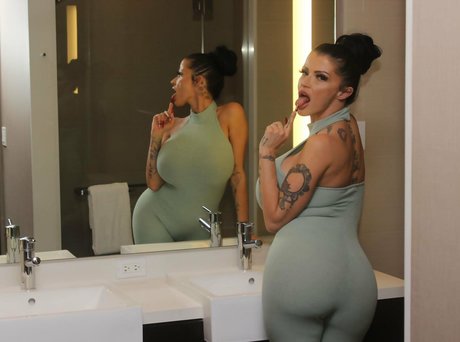 Foto di nudo di fuga di OnlyFans di Joslynjames