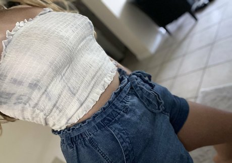 Foto di nudo di fuga di OnlyFans di Lilblondegirl