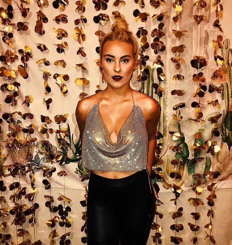 Caroline Wall