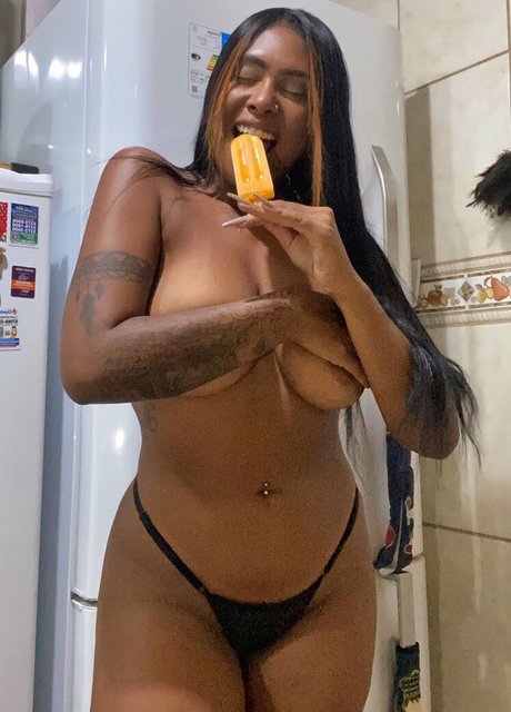 Foto di nudo di fuga di OnlyFans di Danielle Franciscone