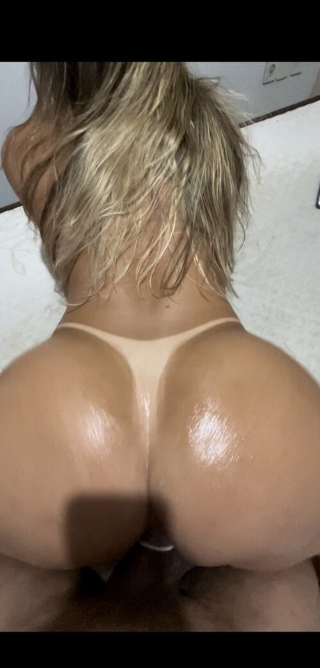 Foto di nudo di fuga di OnlyFans di Marii Venturinii
