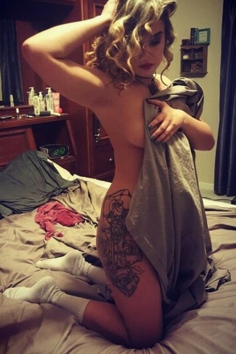 Foto di nudo di fuga di OnlyFans di Daria Thibault