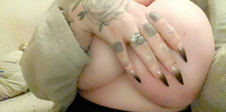 Foto di nudo di fuga di OnlyFans di Rottxnbunni
