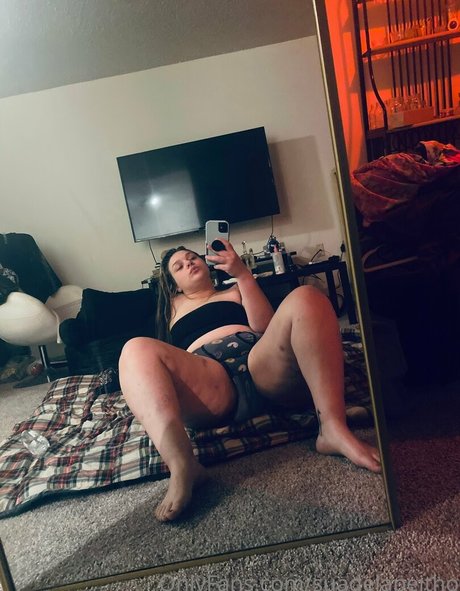 Foto di nudo di fuga di OnlyFans di Suadelapeitho