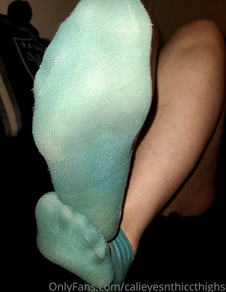 Foto di nudo di fuga di OnlyFans di Calieyesnthiccthighs