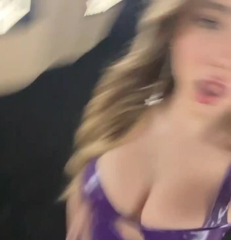 Foto di nudo di fuga di OnlyFans di Ava Kolker