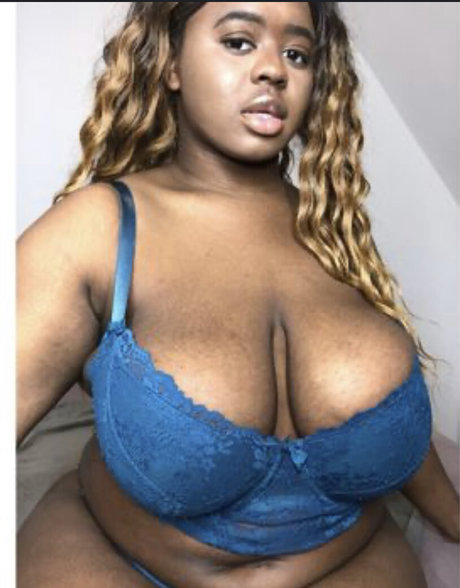 Foto di nudo di fuga di OnlyFans di Black Diva