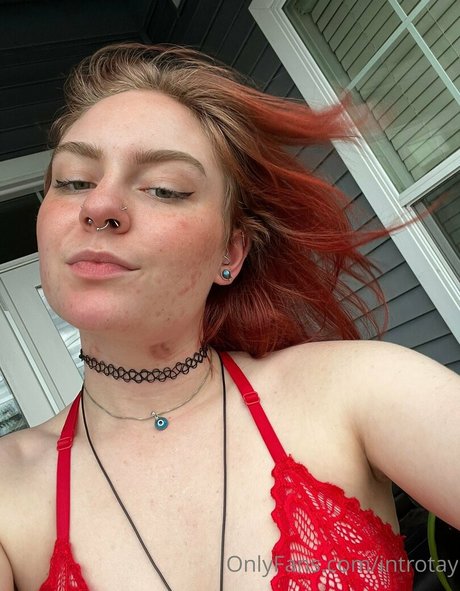 Foto di nudo di fuga di OnlyFans di Introtay