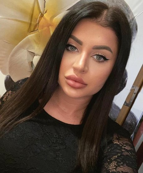 Foto di nudo di fuga di OnlyFans di Elenacsb