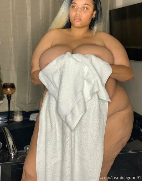 Foto di nudo di fuga di OnlyFans di Jasmine Gunn