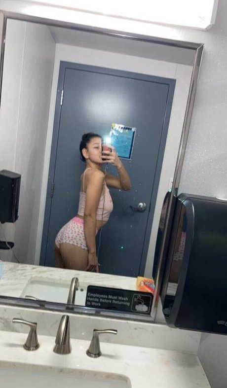 Foto di nudo di fuga di OnlyFans di Bbygrl423