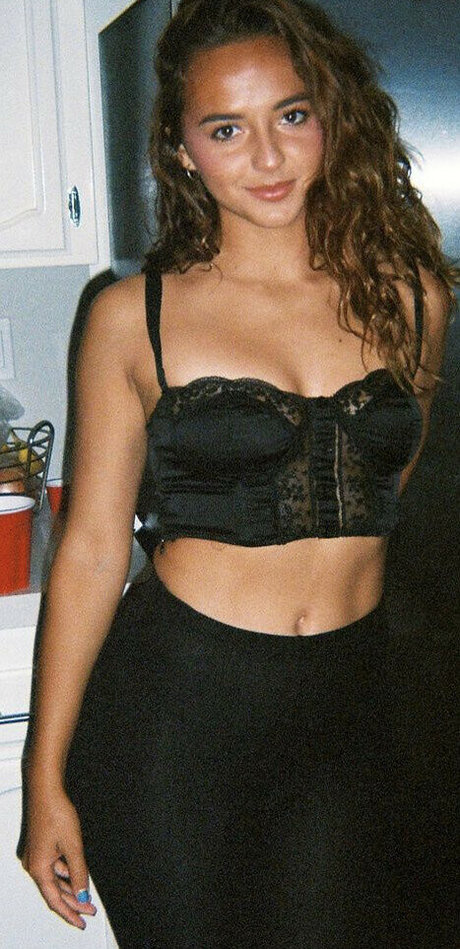 Foto di nudo di fuga di OnlyFans di Calista Reyes