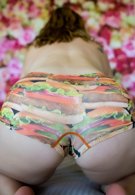 Sarahtheslutfree