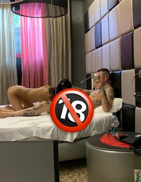 Foto di nudo di fuga di OnlyFans di Leragazzedivatuttobene