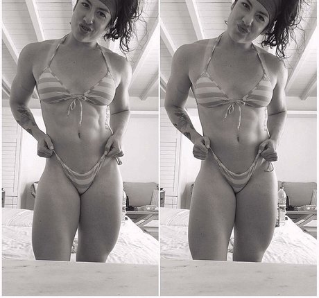 Foto di nudo di fuga di OnlyFans di Natasha Aughey
