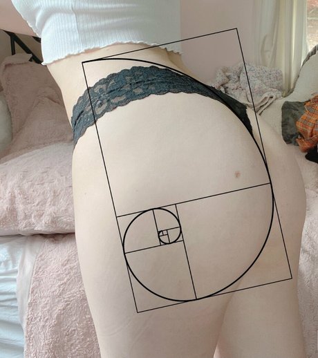 Foto di nudo di fuga di OnlyFans di Elliechii