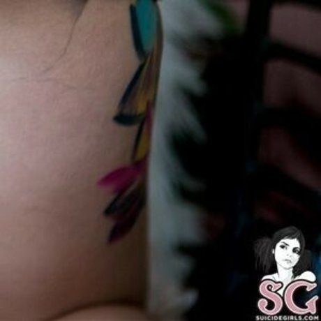 Foto di nudo di fuga di OnlyFans di Virginia Suicide