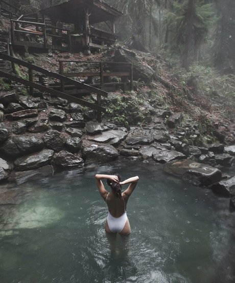 Foto di nudo di fuga di OnlyFans di Karen Fukuhara