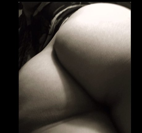 Foto di nudo di fuga di OnlyFans di Thotayana