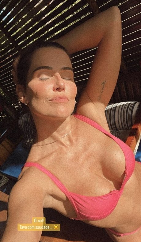 Deborah Secco
