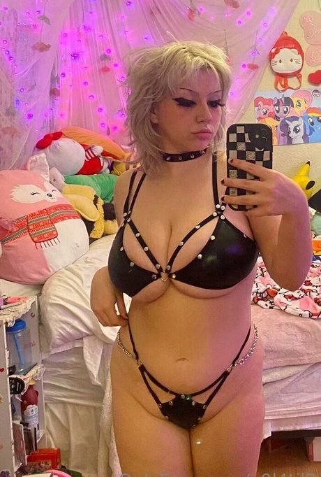 Foto di nudo di fuga di OnlyFans di Bbabydollyy