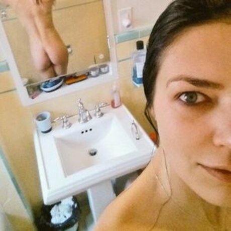 Foto di nudo di fuga di OnlyFans di Adrianne Marie Curry
