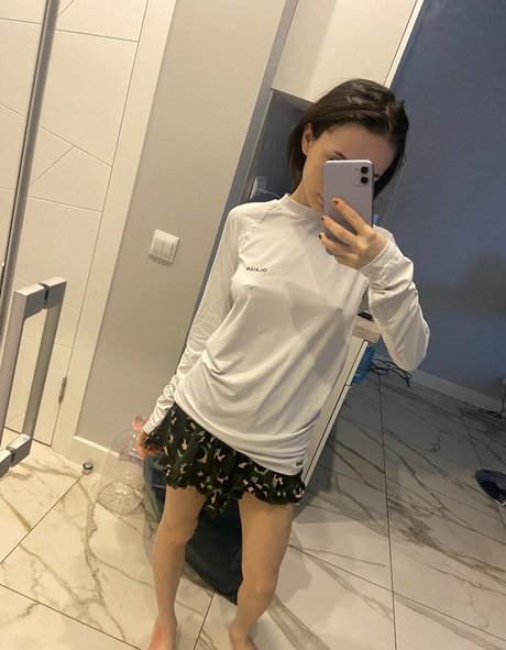Foto di nudo di fuga di OnlyFans di Fasoollka