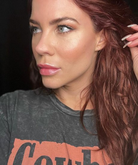Courtney Hope
