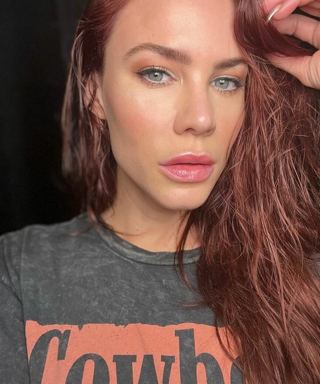 Courtney Hope