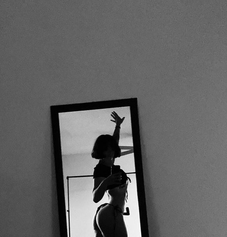 Foto di nudo di fuga di OnlyFans di Michele Alves
