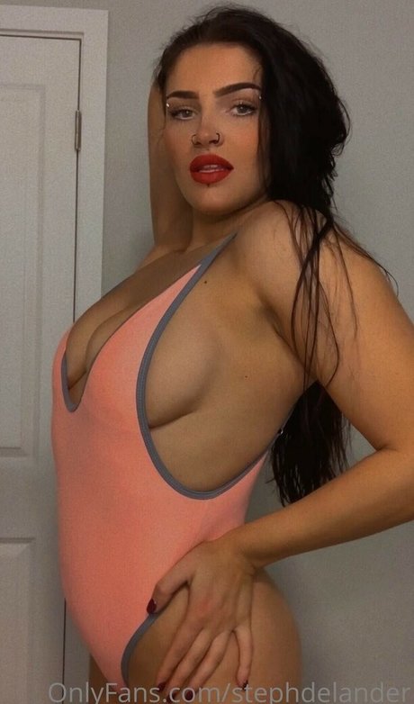 Steph De Lander