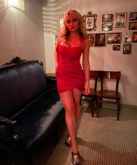 Natalie Alyn Lind