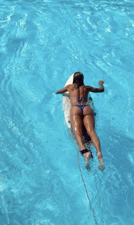 Foto di nudo di fuga di OnlyFans di Leticia Bufoni