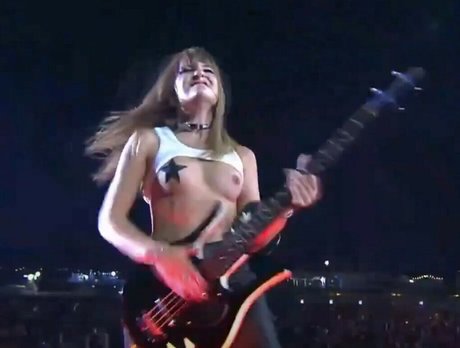Victoria De Angelis