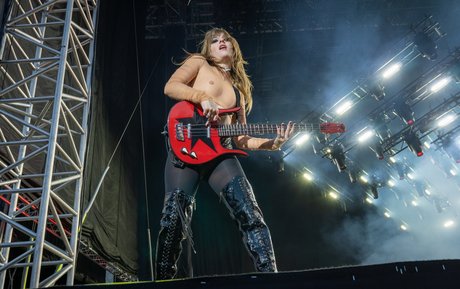 Victoria De Angelis