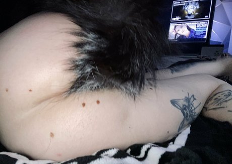 Foto di nudo di fuga di OnlyFans di Em0ti0naljpg