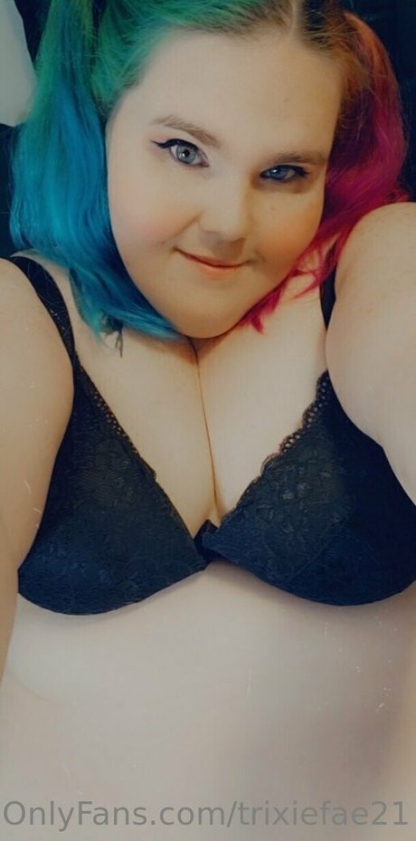 Foto di nudo di fuga di OnlyFans di Trixiefae21