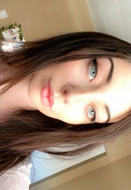 Foto di nudo di fuga di OnlyFans di Marmarbunni