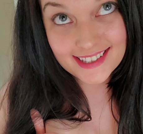 Foto di nudo di fuga di OnlyFans di Thelaurajohnson