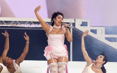 Foto di nudo di fuga di OnlyFans di Kali Uchis