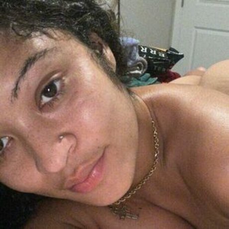 Foto di nudo di fuga di OnlyFans di Skygoddessdivine