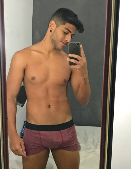 Foto di nudo di fuga di OnlyFans di Marciomendes