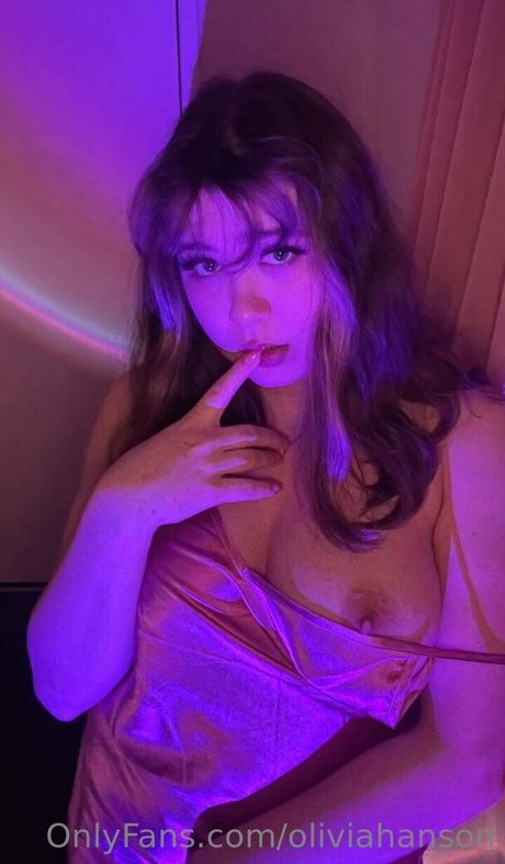 Foto di nudo di fuga di OnlyFans di Olivia Hanson