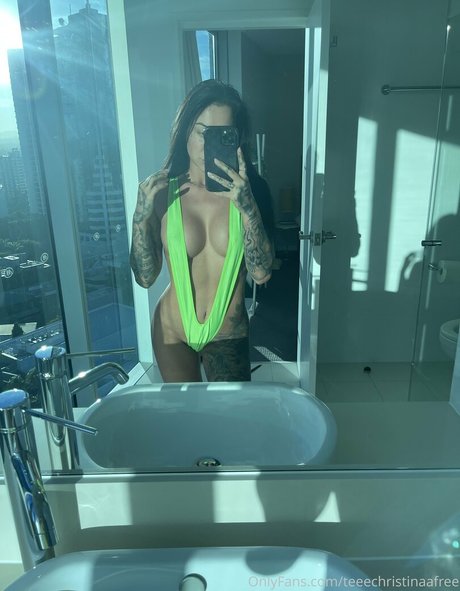 Foto di nudo di fuga di OnlyFans di Teeekayyfree