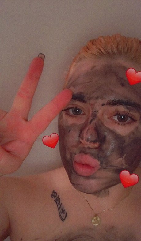 Foto di nudo di fuga di OnlyFans di Crybabyszn