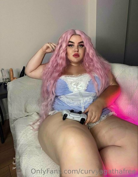 Foto di nudo di fuga di OnlyFans di Curvyagathafree